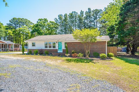 Single Family Residence in Aberdeen NC 1708 Poplar Street.jpg