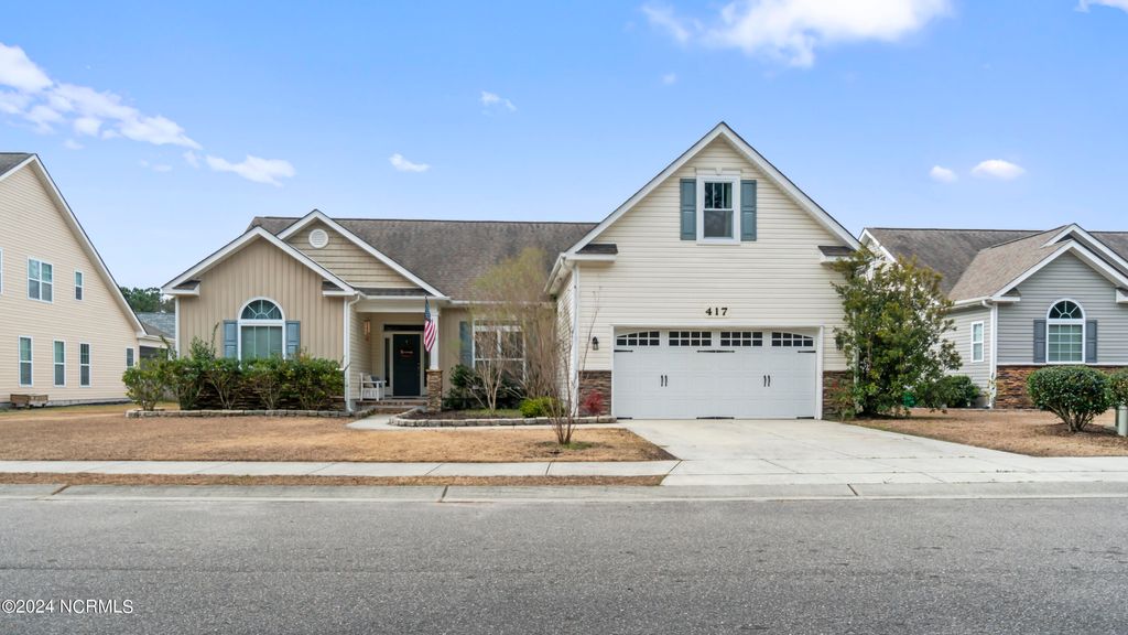 Photo for 417 Landsdowne Circle, Hampstead, NC 28443 (MLS # 100429052)