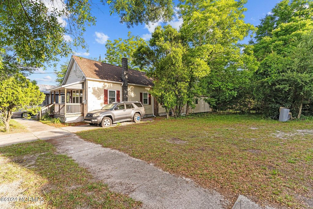 Photo of 1015 Hall St Street, Wilmington, NC 28401 (MLS # 100444561)