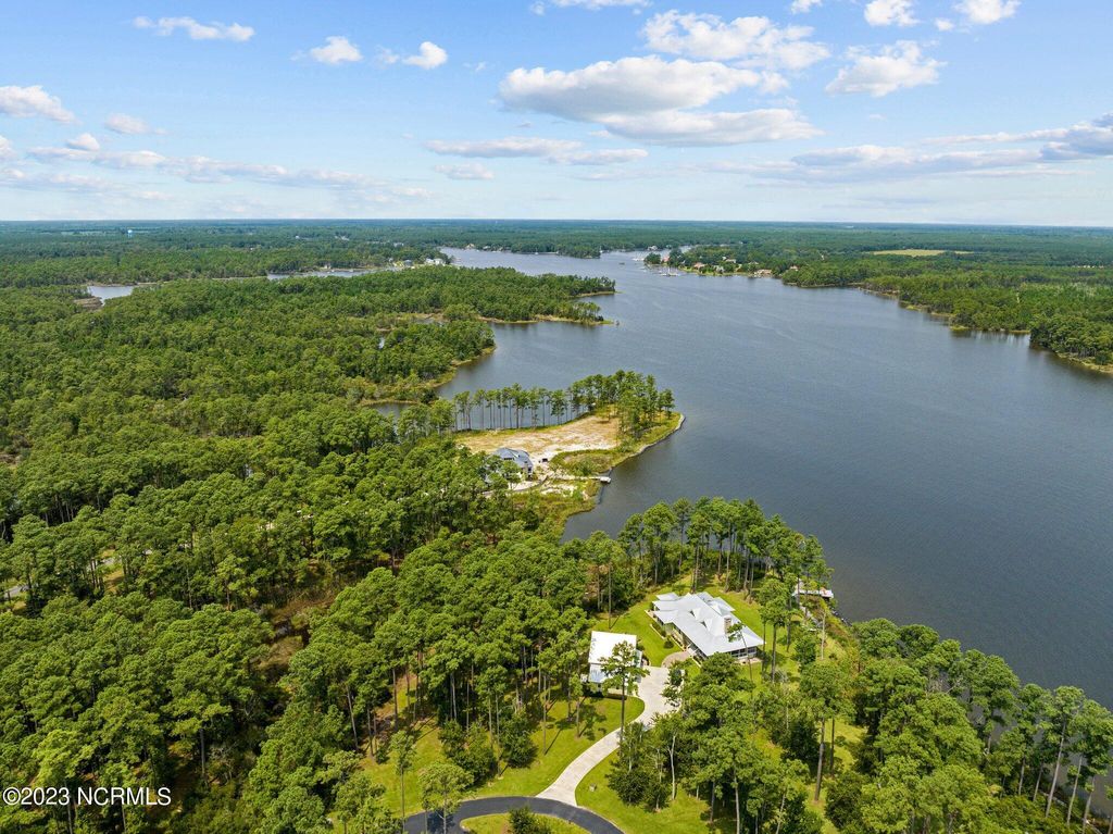 Photo of 142 Broadview Point, Oriental, NC 28571 (MLS # 100397592)