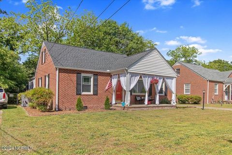 Single Family Residence in Goldsboro NC 1509 Maple Street 2.jpg
