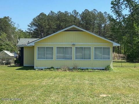 Single Family Residence in Aberdeen NC 15827 Us Highway 15 501.jpg