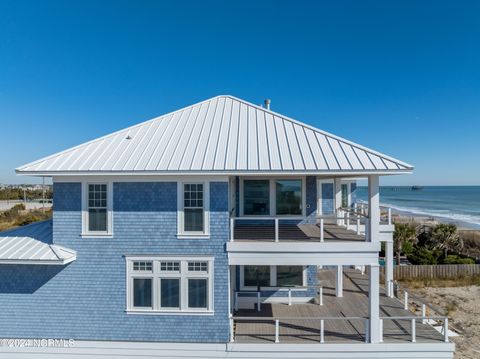 A home in North Topsail Beach