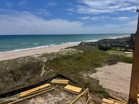 A home in North Topsail Beach