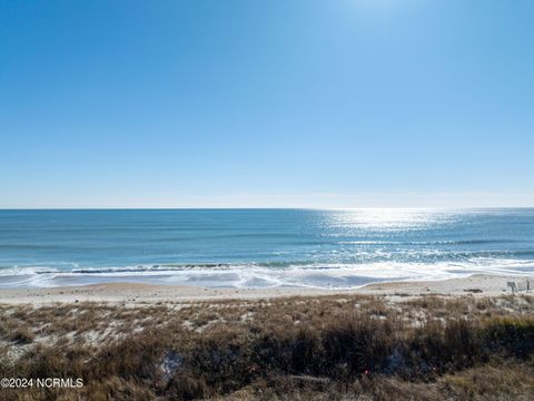 A home in North Topsail Beach