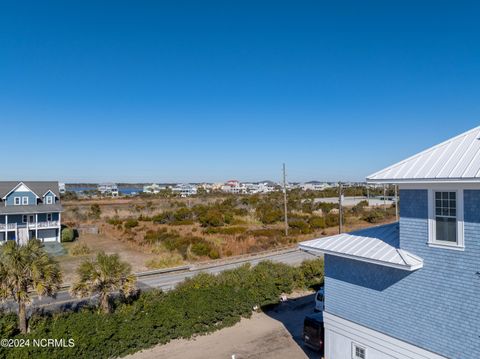 A home in North Topsail Beach