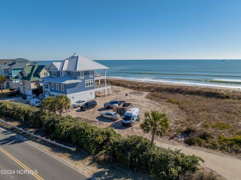 A home in North Topsail Beach