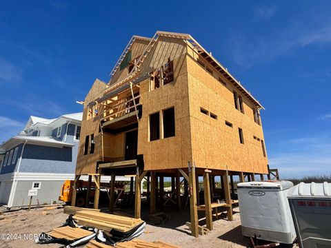 A home in North Topsail Beach