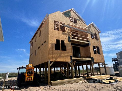 A home in North Topsail Beach