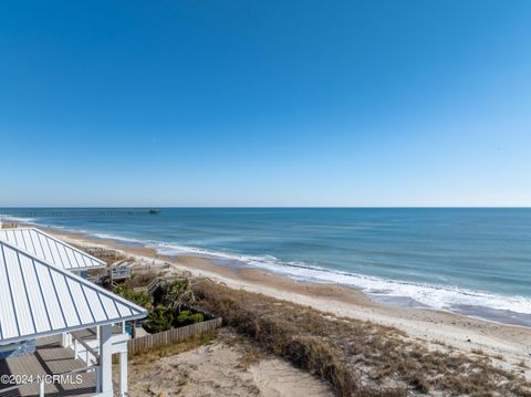 A home in North Topsail Beach