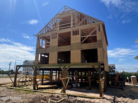 A home in North Topsail Beach