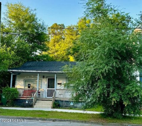 Single Family Residence in Wilmington NC 712 Hanover Street.jpg