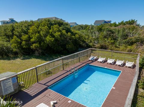 A home in North Topsail Beach