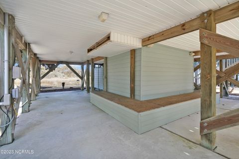 A home in Oak Island