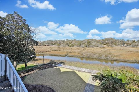 A home in Oak Island