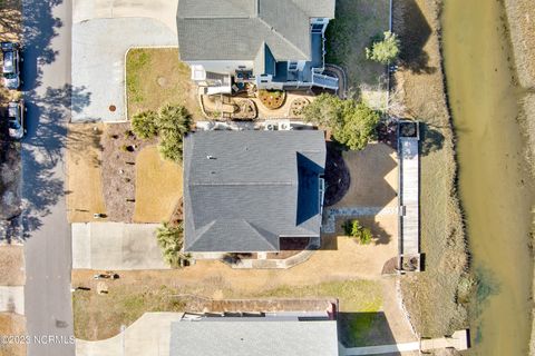 A home in Oak Island