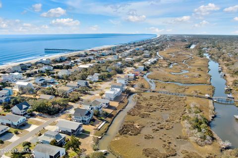 A home in Oak Island