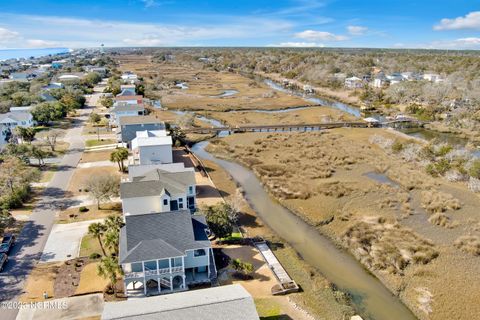 A home in Oak Island