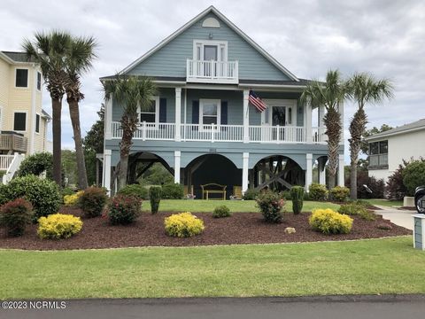 A home in Oak Island