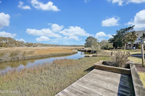 A home in Oak Island