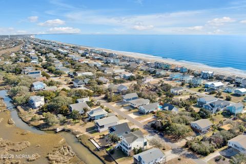 A home in Oak Island