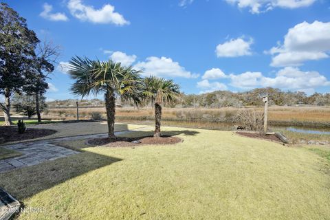 A home in Oak Island