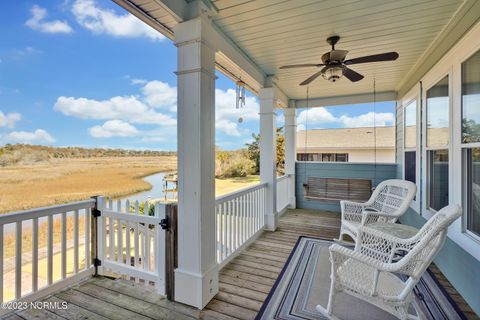 A home in Oak Island