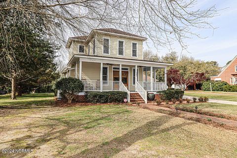 Single Family Residence in Spring Hope NC 207 Hopkins Avenue 1.jpg