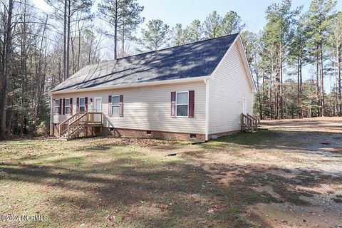 Single Family Residence in Roanoke Rapids NC 355 Edgewater Drive.jpg