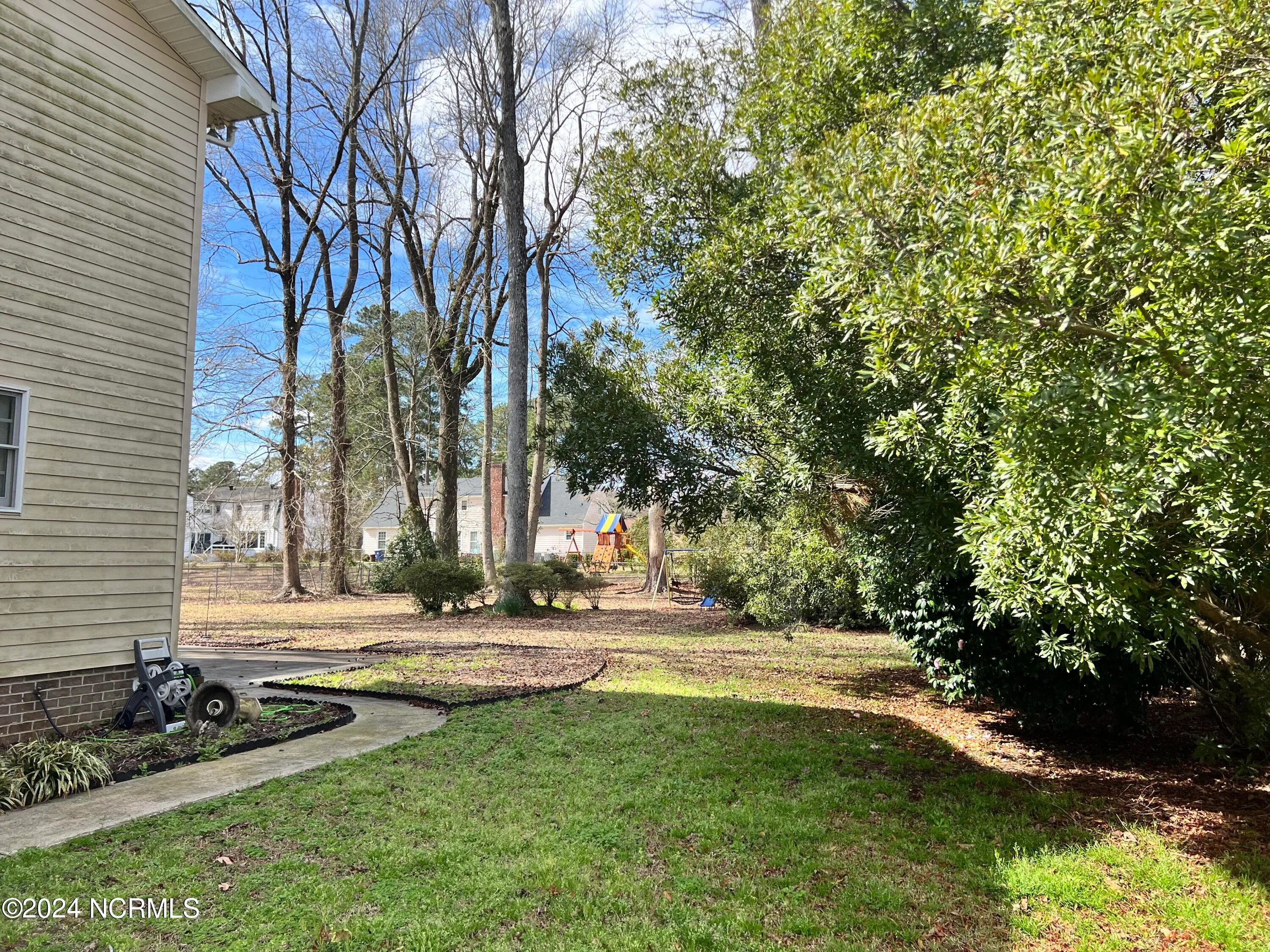 Kinston, North Carolina 28504, United States, 3 Bedrooms Bedrooms, ,3 BathroomsBathrooms,Residential,Active,63111