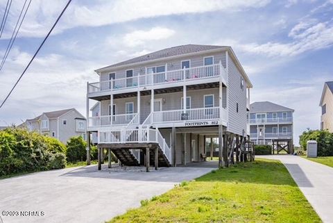 Single Family Residence in Surf City NC 812 Topsail Drive.jpg