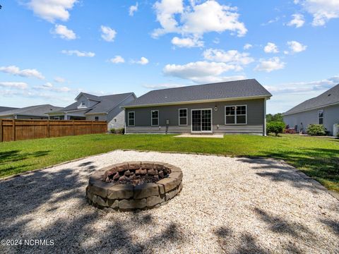 Single Family Residence in Sneads Ferry NC 417 Pebble Shore Drive 40.jpg