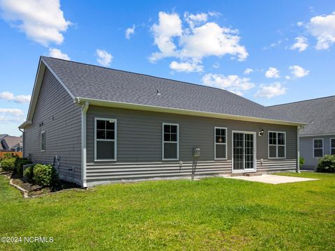 Single Family Residence in Sneads Ferry NC 417 Pebble Shore Drive 36.jpg