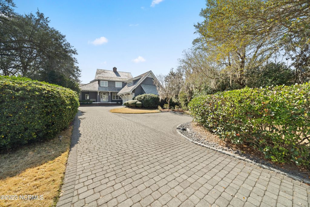 Photo for 409 Bradley Creek Point Road, Wilmington, NC 28403 (MLS # 100371351)