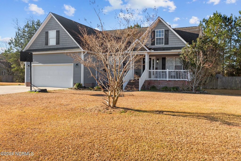 105 Mickey Court New Bern NC 28562 MLS #100423178 Allen Tate 105 Mickey Court New Bern NC 28562 MLS #100423178 Allen Tate