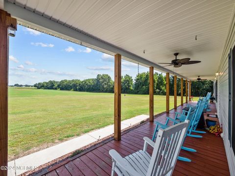 Single Family Residence in Goldsboro NC 667 Loop Road 7.jpg