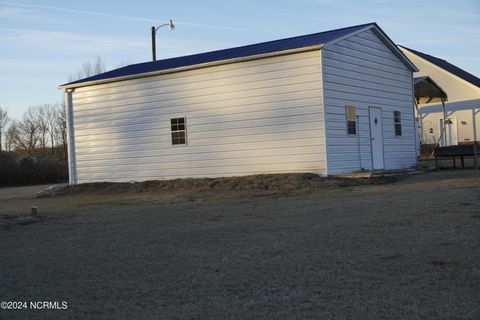 Single Family Residence in Goldsboro NC 667 Loop Road 84.jpg