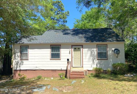 Single Family Residence in Aberdeen NC 402 Elm Street.jpg