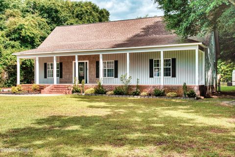 Single Family Residence in Hubert NC 210 Oak Grove Circle 9.jpg