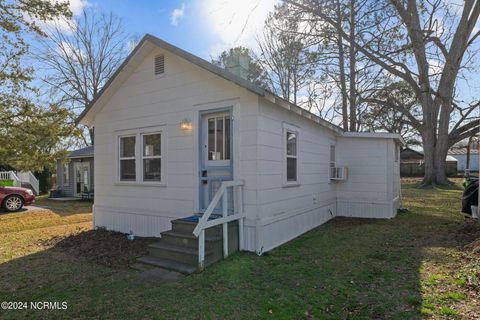 Single Family Residence in Vanceboro NC 8111 Main Street.jpg