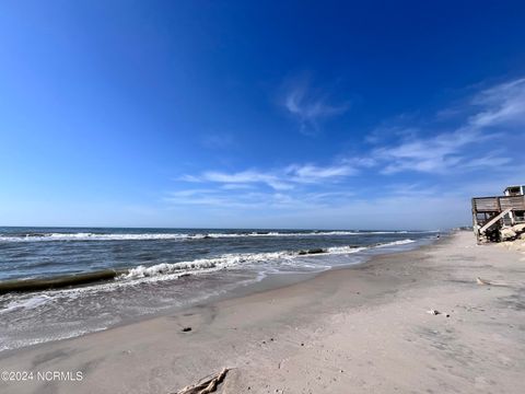 A home in North Topsail Beach