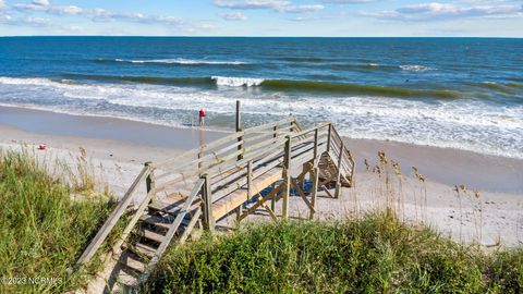 A home in North Topsail Beach