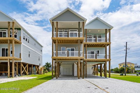A home in North Topsail Beach