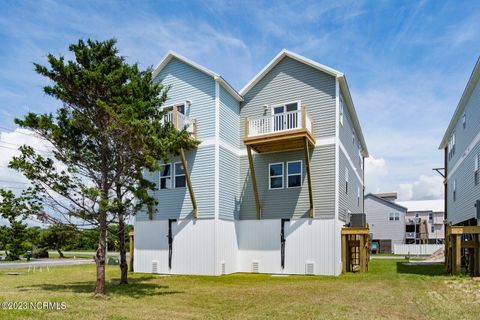 A home in North Topsail Beach