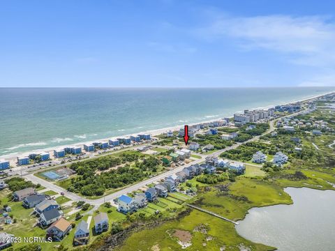 A home in North Topsail Beach
