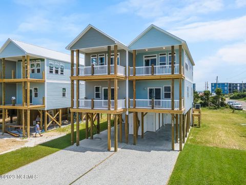 A home in North Topsail Beach