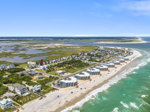 A home in North Topsail Beach