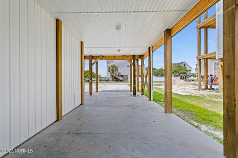 A home in North Topsail Beach