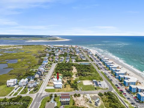A home in North Topsail Beach