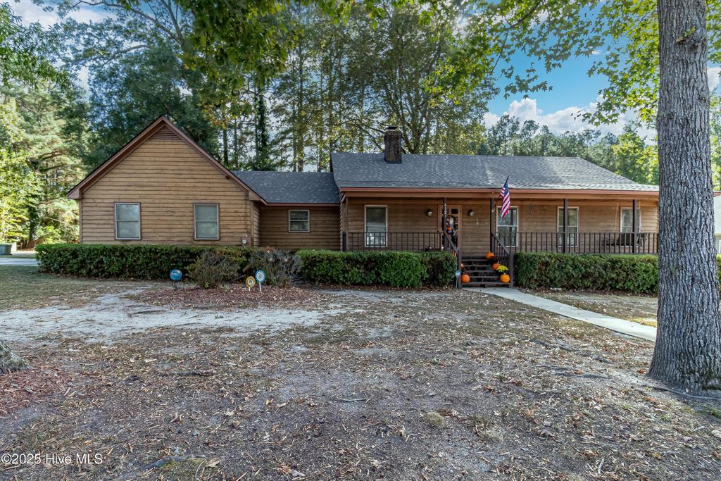 Photo of 4121 Little John Drive N, Wilson, NC 27896 (MLS # 100534933)